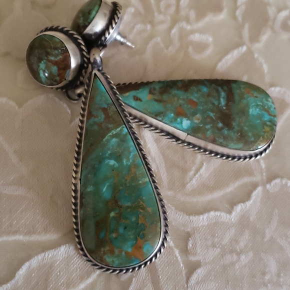 AUTHENTIC, Navajo, Sterling Silver Native American Teardrop Earrings. - Picture 3 of 9